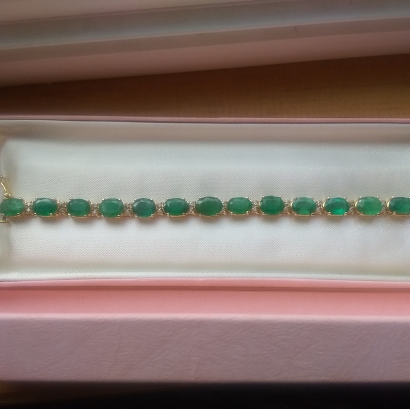14KT Y/G 29CT Fabulous Emerald Diamond Bracelet - Picture 8 of 17